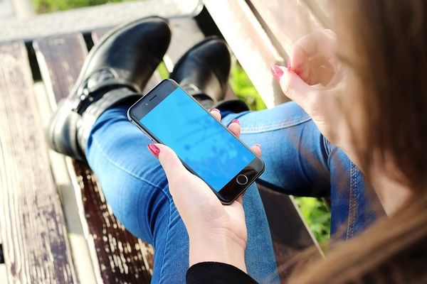 「Apple IDの設定を更新」の更新方法!できないときの対処法も解説!のイメージ